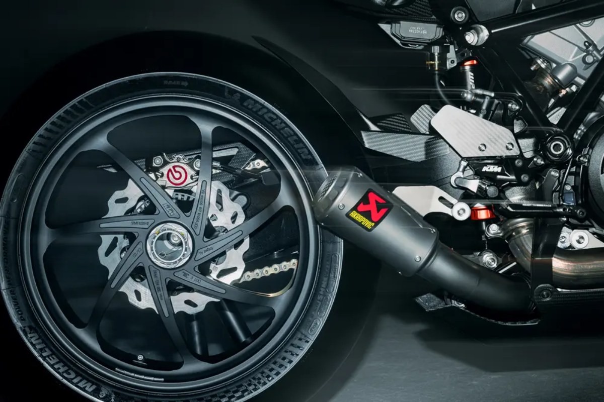 ktm 1390 super duke rr track 3