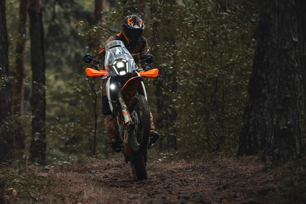 ktm 690 adventure 2