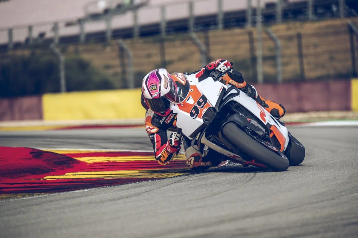 2026 KTM 990 RC R TRACK 6