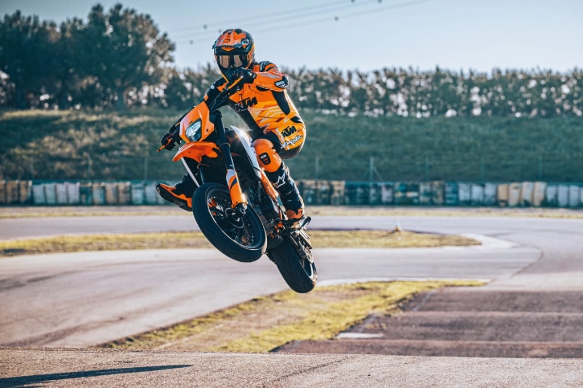 Fotos KTM dio a conocer todos los detalles de las supermotos SMC R 390 y 125