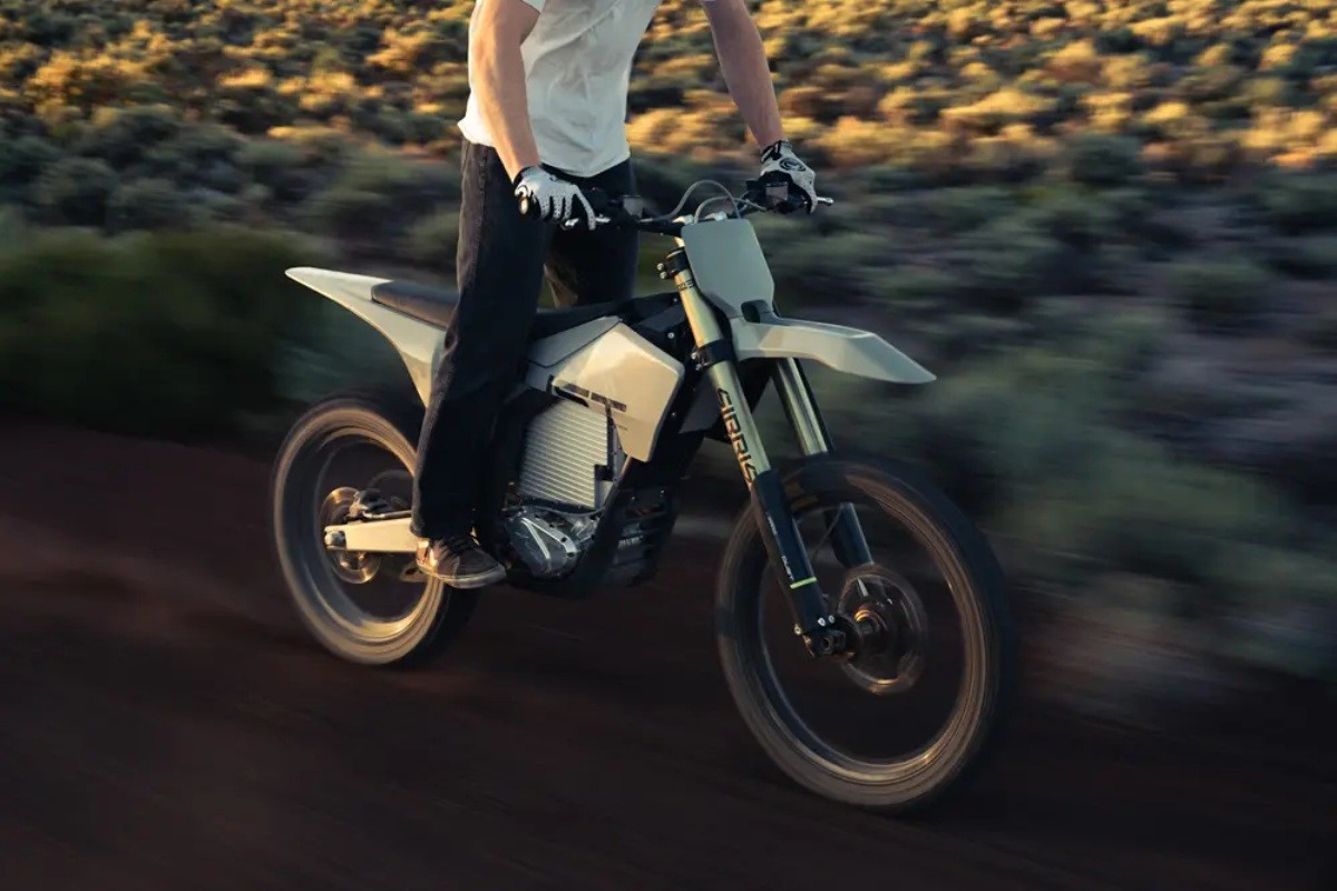 dust moto 3