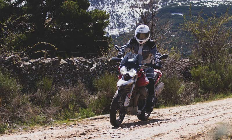 Prueba Moto Guzzi V85 TT: trail con sello propio (image)