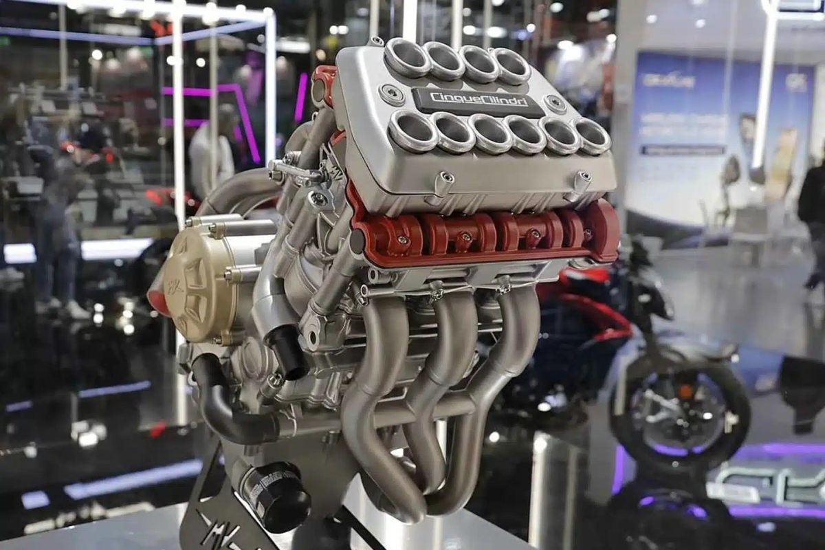 Fotos EICMA 2025: así de alucinante es el motor “VR5 Cinque Cilindri” de MV Agusta