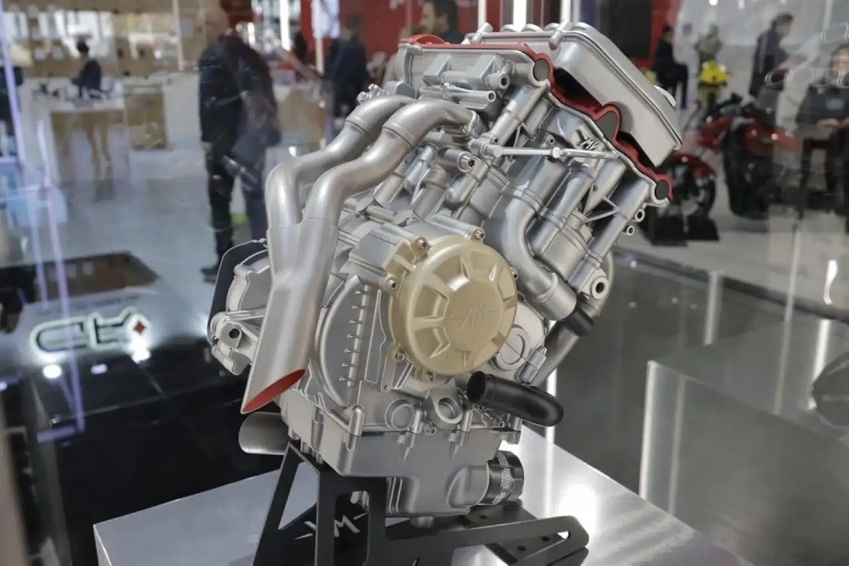 motor v5 mv agusta 3