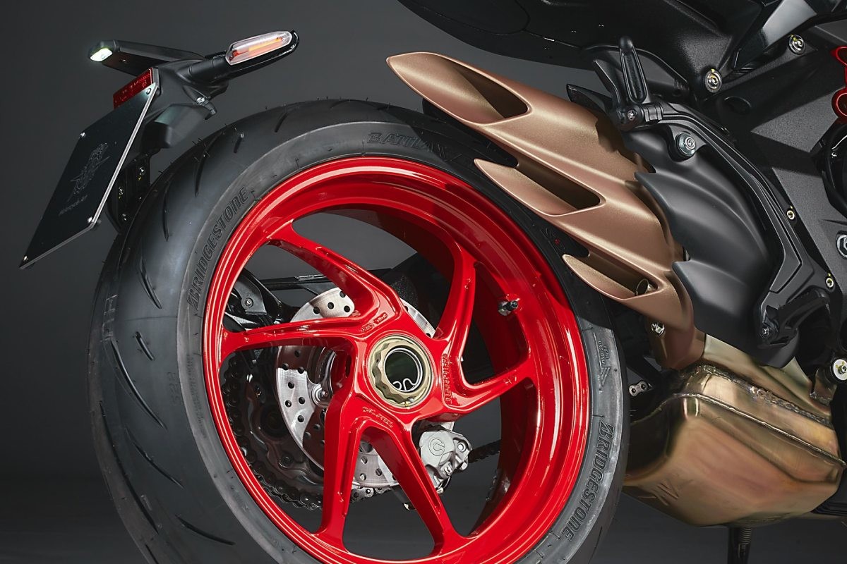 mv agusta problemas financieros 2