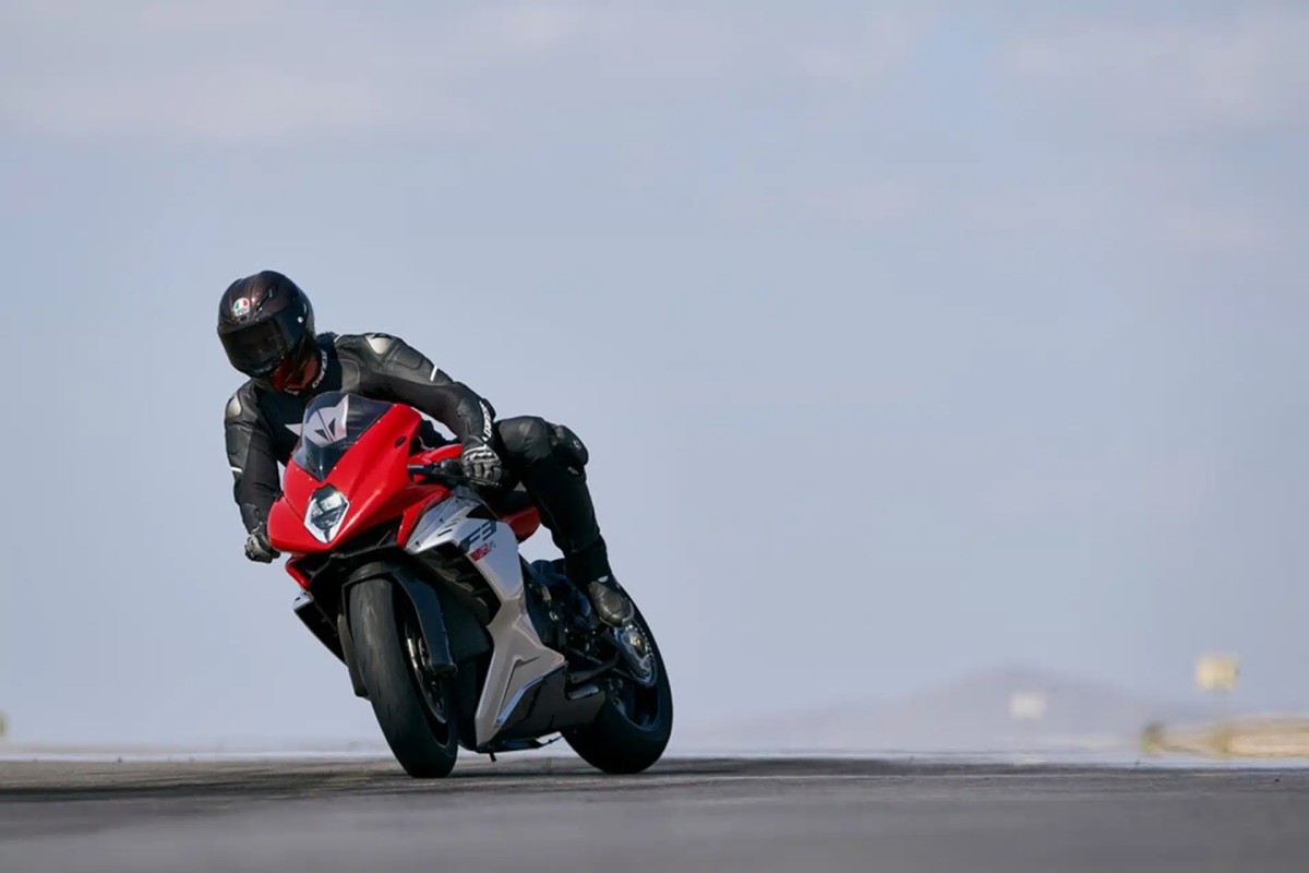 Fotos Grandes noticias: esta marca ofrecerá de serie el paquete electrónico completo en toda su gama de motocicletas 2026