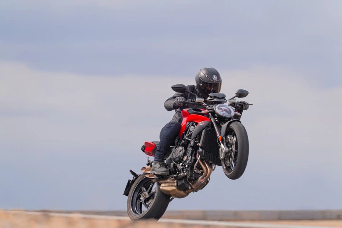 paquete electronico de serie mv agusta 2026 3