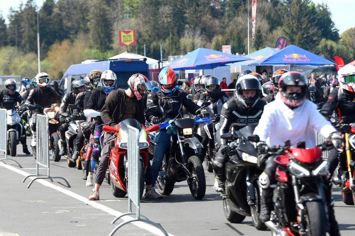 si motos nurburgring 1