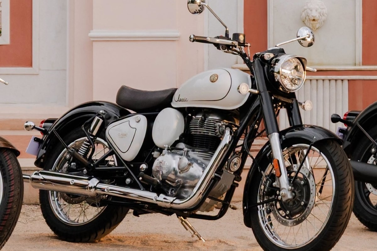 royal enfield Classic 350 Signature White Edition 2