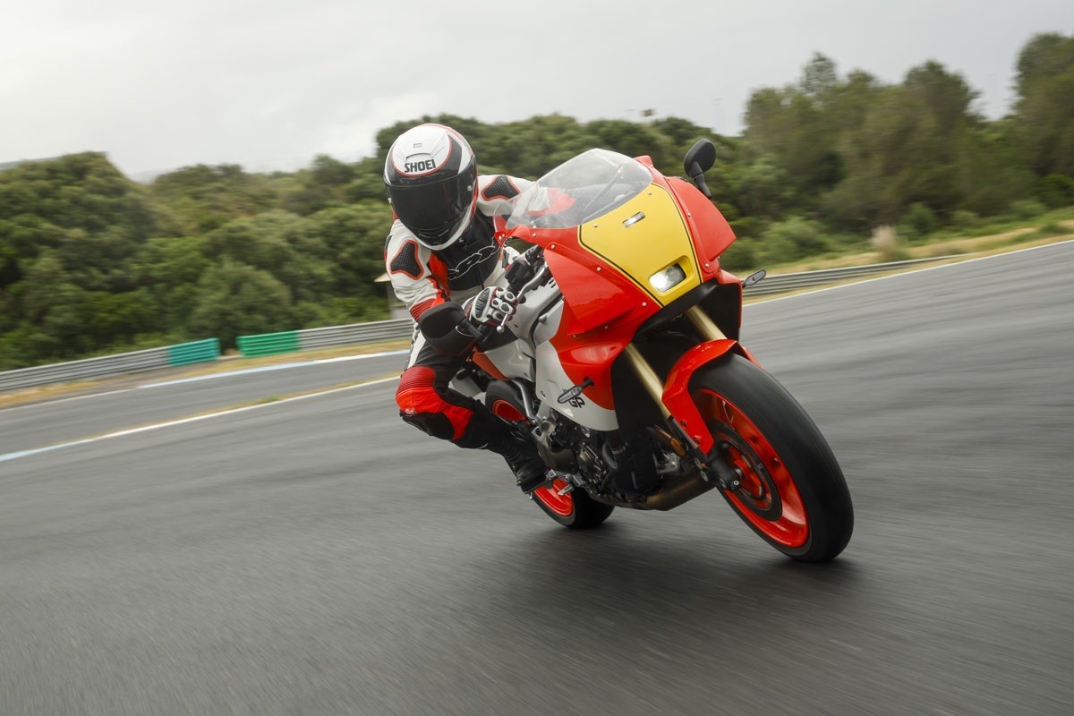 prueba yamaha xsr900 gp accion 4