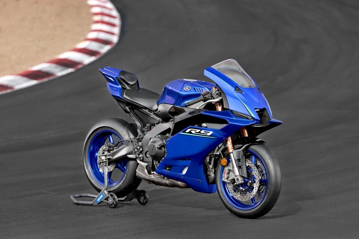 Fotos EXPO MOTO WTC 2025: Yamaha ha encendido los reflectores con la presentación de la YZF-R9 2026