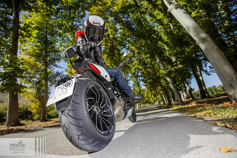 Prueba Ducati XDiavel S: ¡Y tú qué miras! (image)